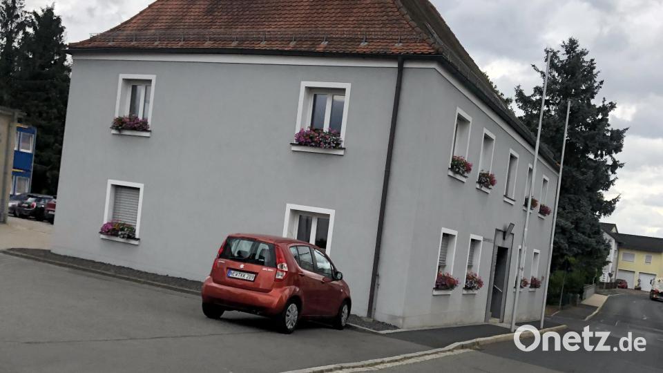 Für die Verwaltung im Rathaus und auch für die Schule erstellt die Agentur Fenzl eine neue Website. Bild: sei