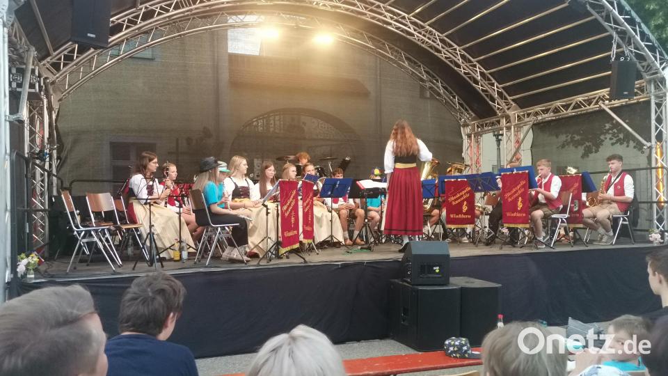 Auch die Jugendblaskapelle unter der Leitung von Susanne Hutzler brachte beachtliches Können zu Gehör. Bild: amö