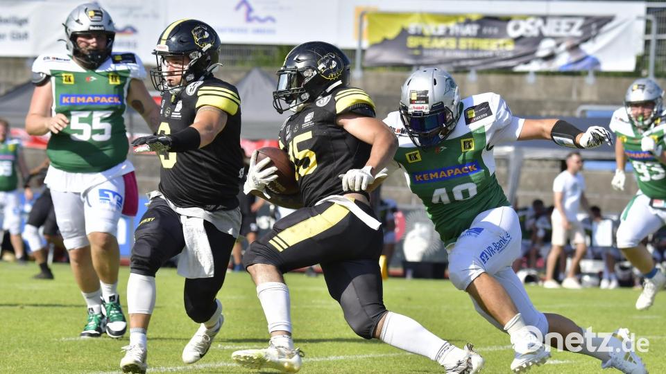 Szenen vom Heimsieg der Amberg Mad Bulldogs (schwarze Trikots) gegen Landsberg X-Press. Bild: Hubert Ziegler