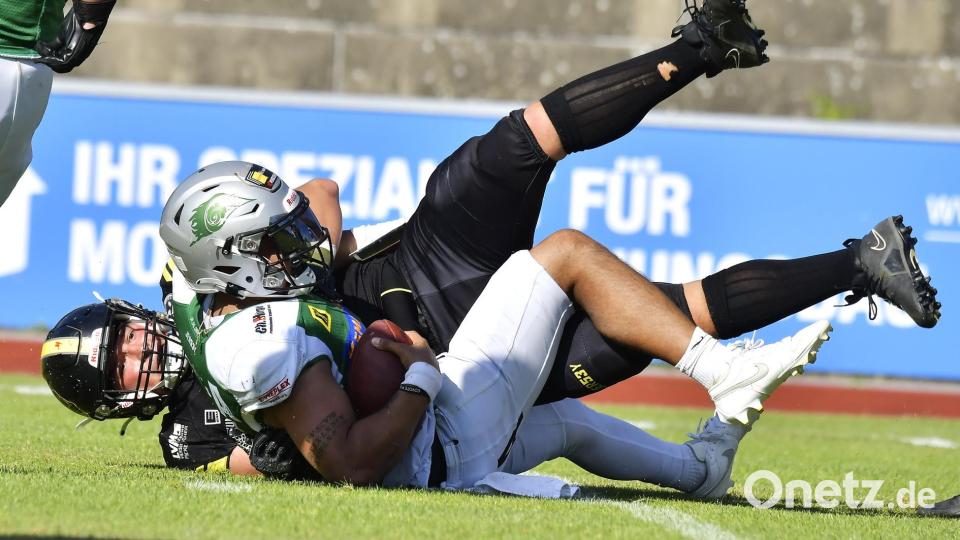 Szenen vom Heimsieg der Amberg Mad Bulldogs (schwarze Trikots) gegen Landsberg X-Press. Bild: Hubert Ziegler