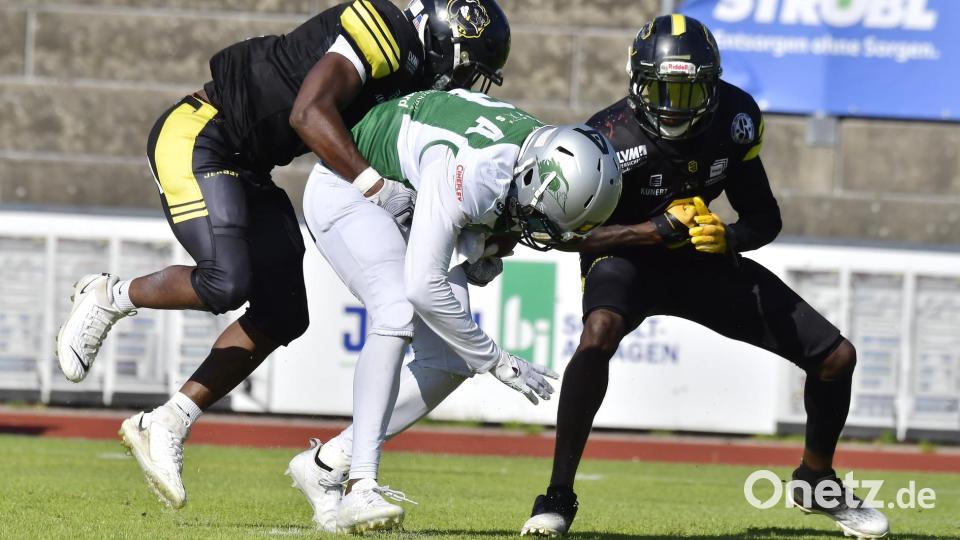 Szenen vom Heimsieg der Amberg Mad Bulldogs (schwarze Trikots) gegen Landsberg X-Press. Bild: Hubert Ziegler