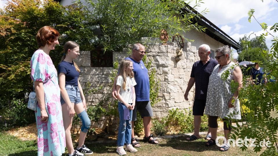 Ebenfalls in der Schweißlohstraße präsentierten Eva-Maria König und Berthold Seitz ihren Garten mit zwei klar gegliederten Bereichen. Bild: Roland Wellenhoefer