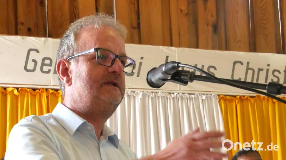Der neue Vorsitzende des Kapellenbauvereins Stifterslohe Jürgen Hofmann dankte, bei seiner Premiere, allen, die zum Gelingen des Patroziniums beigetragen haben. Bild: no