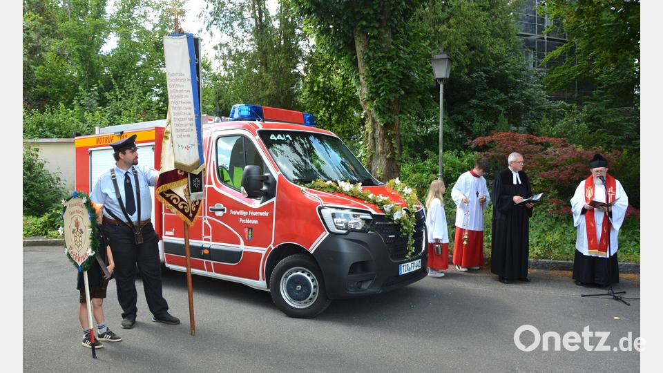 Mit einem Festakt wurde das neue Tragkraftspritzenfahrzeug der FFW Pechbrunn in Dienst gestellt. Bild: jr