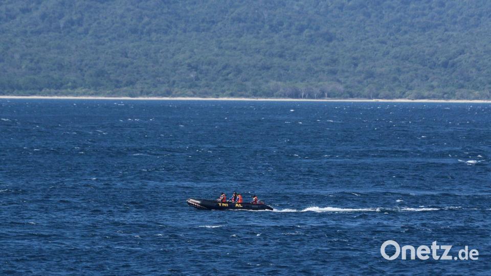 Suchtrupps waren in der Straße von Bali - einer Meerenge - unermüdlich unterwegs. Bild: Andur/AP/dpa