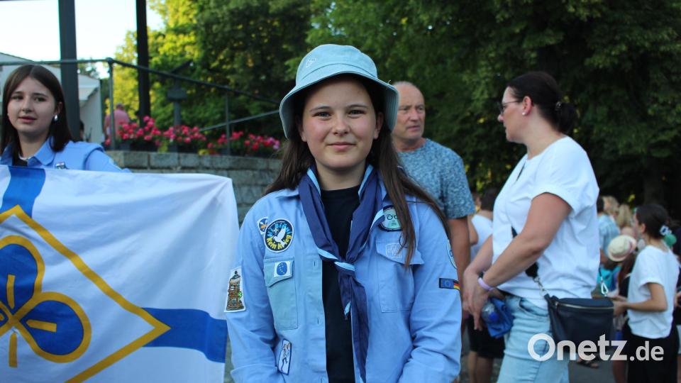 Victoria Schwartz, 12 Jahre, Pfadfinderinnenschaft St. Georg: &quot;Hoffnung ist eine der wichtigsten Aussagen der Predigt, weil man dann ja auch immer ein gemeinsames Ziel vor Augen hat.&quot; Bild: Dagmar Williamson