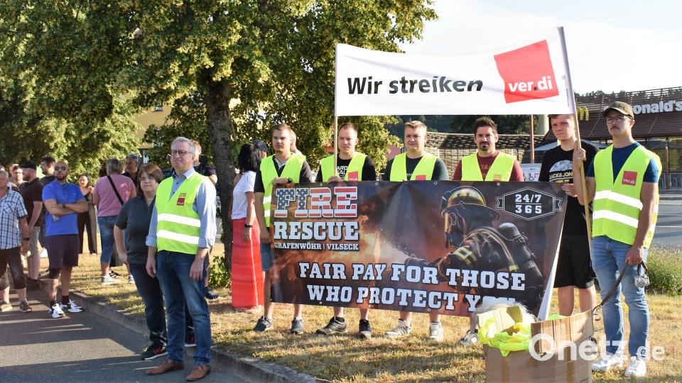 &quot;Fair Pay for those who protect you&quot; (Faire Bezahlung für diejenigen, die Sie schützen), fordern die Zivilbeschäftigten der US-Armee. Bild: rgr