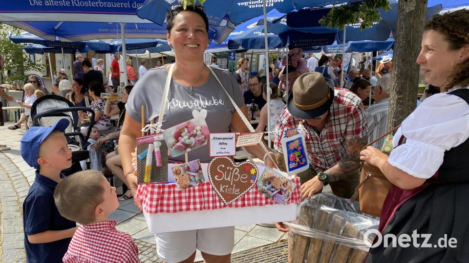 Am Nachmittag gab es Unterhaltung, Spiele, leckeren Kuchen und manch Überraschendes zu entdecken. Bild: aub