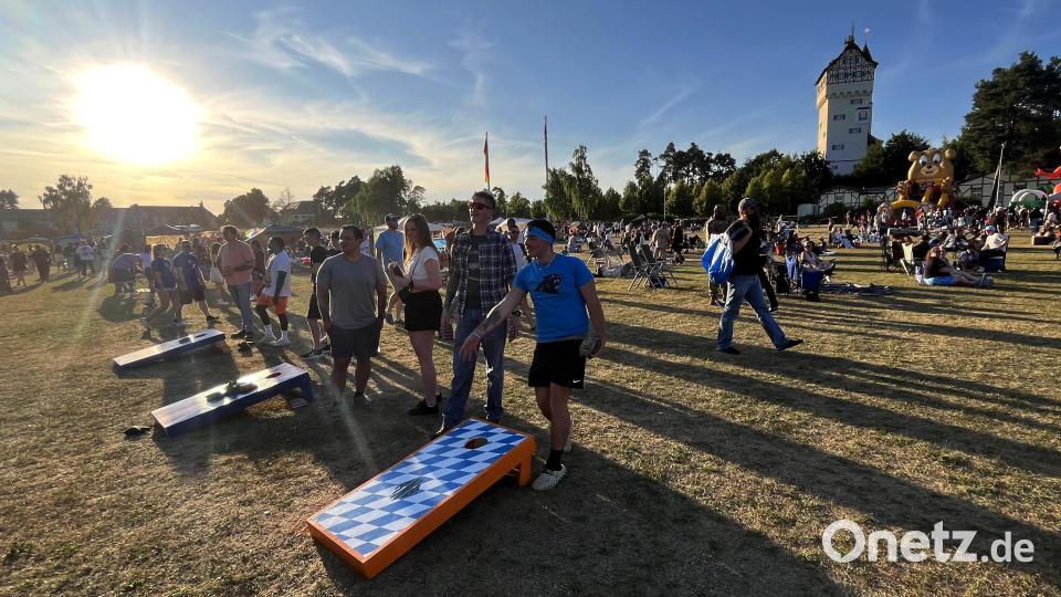 Über 3000 Gäste, Amerikaner und Deutsche feierten ausgelassen den „Independence Day“ auf dem Paradefeld vor dem Wasserturm. Bild: mor