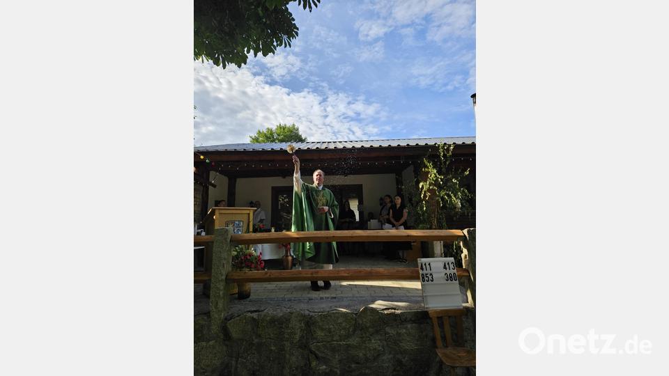 Segnung des Vereinsheimes und des Gartenareals Bild: Gabriele Buchbinder