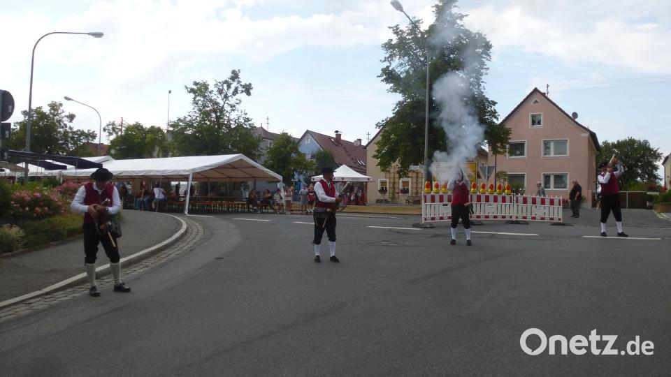 Die Tanzflecker Böllerschützen eröffnen am Samstagabend das Bürgerfest. Archivbild: Siegfried Bock