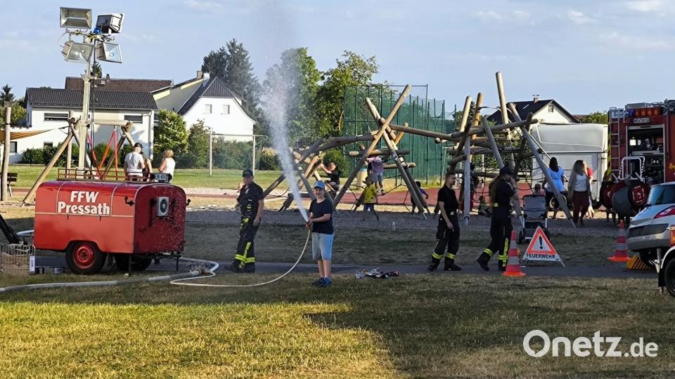 Die &quot;Lange Nacht der Feuerwehr&quot; in Pressath war 2025 wieder ein großer Erfolg. Bild: jma