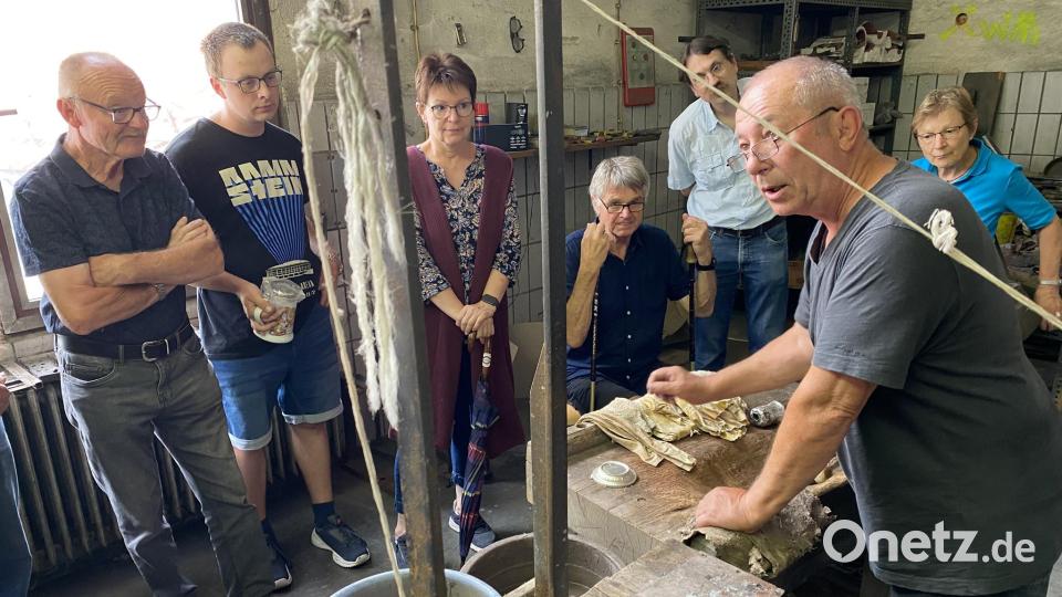 Aus seiner langjährigen Erfahrung kann Hubert Schreiner viel Interessantes und Spannendes für die Zuhörer erläutern. Bild: aub