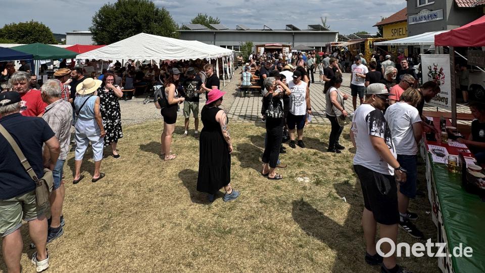 Rund 7000 Besucher kamen zum Oldtimertreffen nach Wernberg-Köblitz. Bild: Michael Donhauser