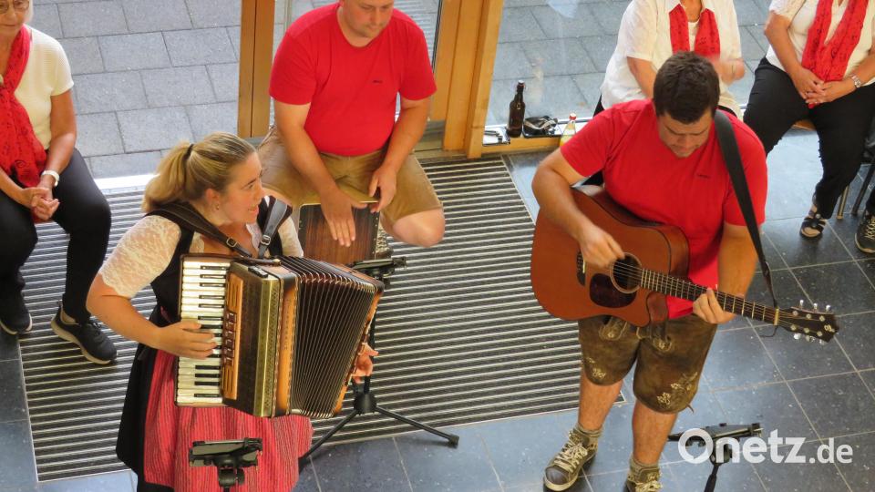 Im zweiten Teil spielten das Trio &quot;Dai zwoa und ich&quot; Bayrisch-Böhmische Musik. Bild: adj