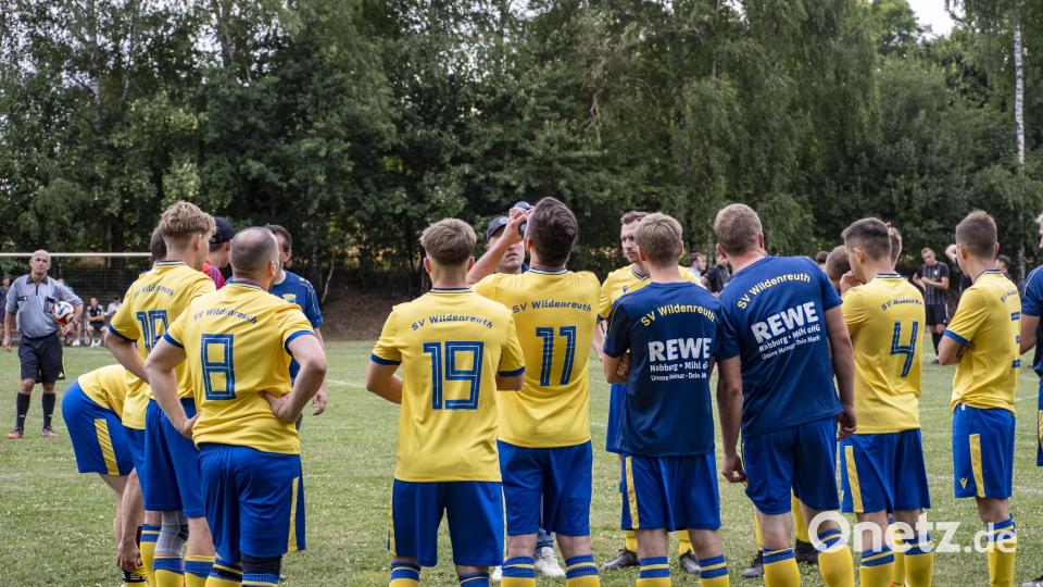 Konnte sich überraschend als Turniersieger durchsetzen: Die Mannschaft des SV Wildenreuth. Bild: lum