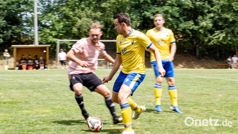 Beim Turnier duellierten sich unter anderem die SpVgg Windischeschenbach mit dem SV Wildenreuth. Bild: lum