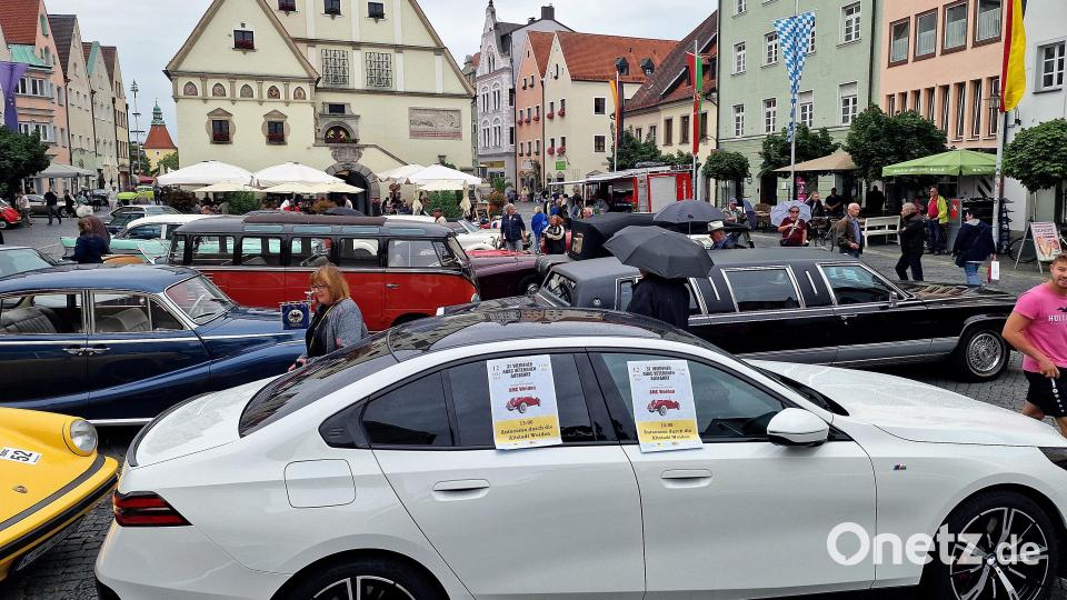 Glänzende Parade in der Altstadt: Oldies auf großer Bühne Bild: R. Kreuzer