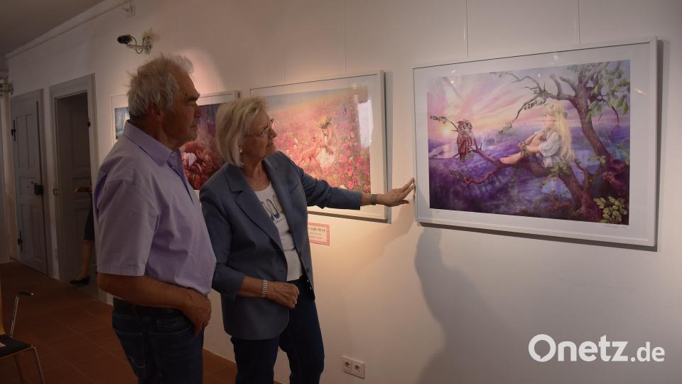 Alois und Regina Kellner freuten sich sehr, dass es &quot;Kunst um 3&quot; wieder gibt. Sie schauten sich im Vorfeld des Konzertes auch noch einmal ausgiebig die laufende Ausstellung an, die noch bis 21. Juli dauert. Bild: ubb