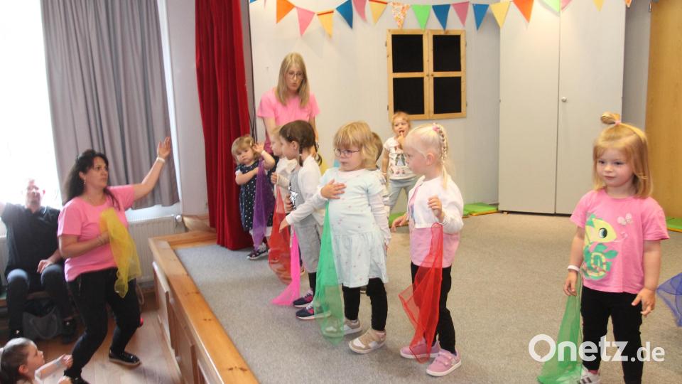 Auch die Jüngsten stimmen auf das Sommerfest ein. Bild: pi