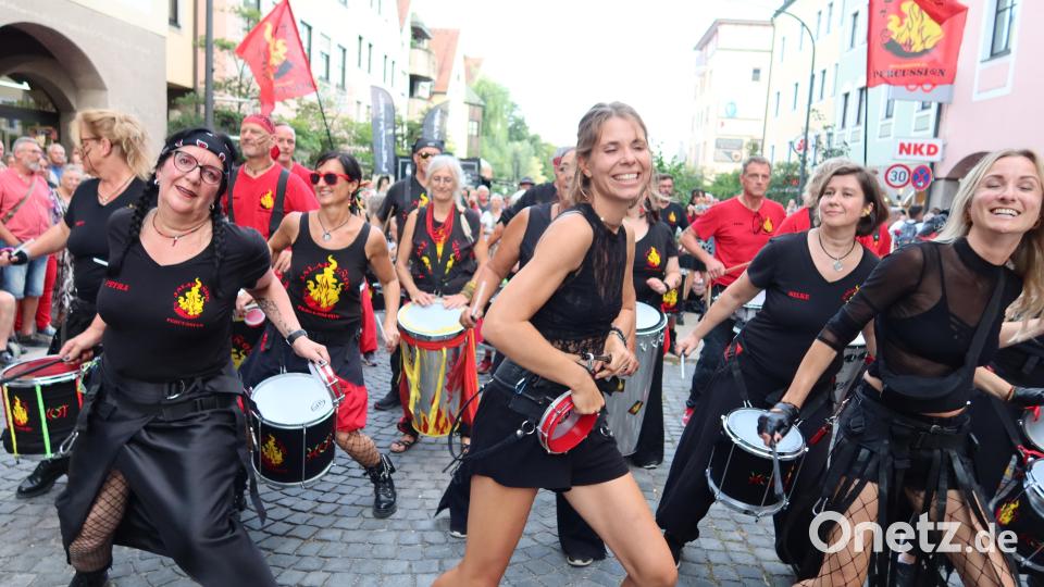 Musik, Kunst und jede Menge kulinarische Köstlichkeiten. Bei &quot;Weiden träumt&quot; bleiben keine Wünsche offen. Archivbild: Kunz