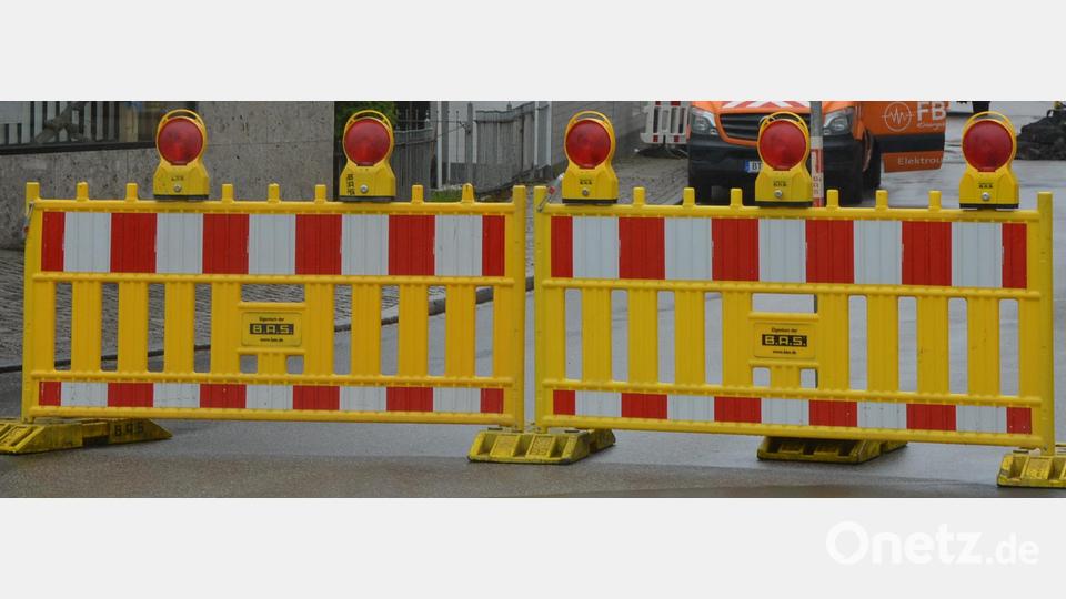 Am Kaiser-Ludwig-Ring in Amberg wird wegen Bauarbeiten bis November eine Fahrspur gesperrt. Bild: jr