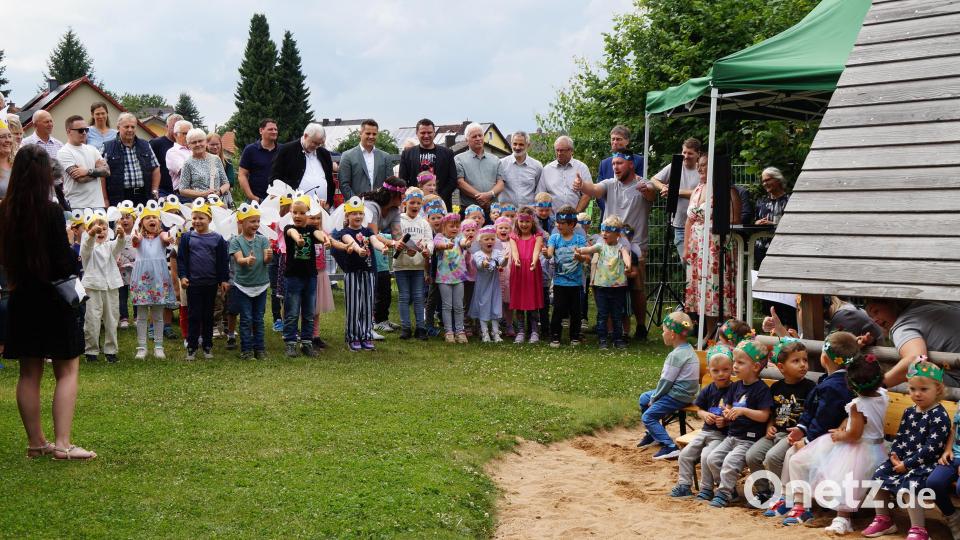 Musikalisch begrüßten die Kinder des Kinderhauses &quot;Lieblingsplatz&quot; die Gäste Bild: wel
