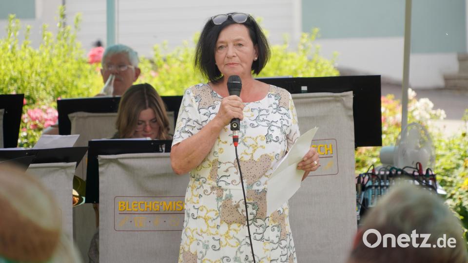 Dorfsprecherin Petra Schwab begrüßte alle Gäste zum 750. Geburtstag von Spielberg. Bild: fvo