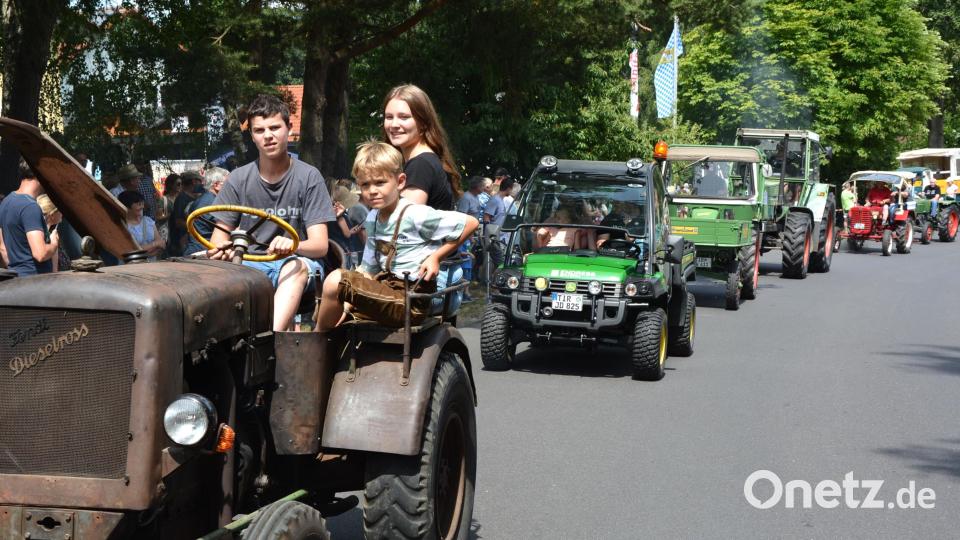 Der Höhepunkt der Veranstaltung war die Ausfahrt der Oldtimer. Bild: jr