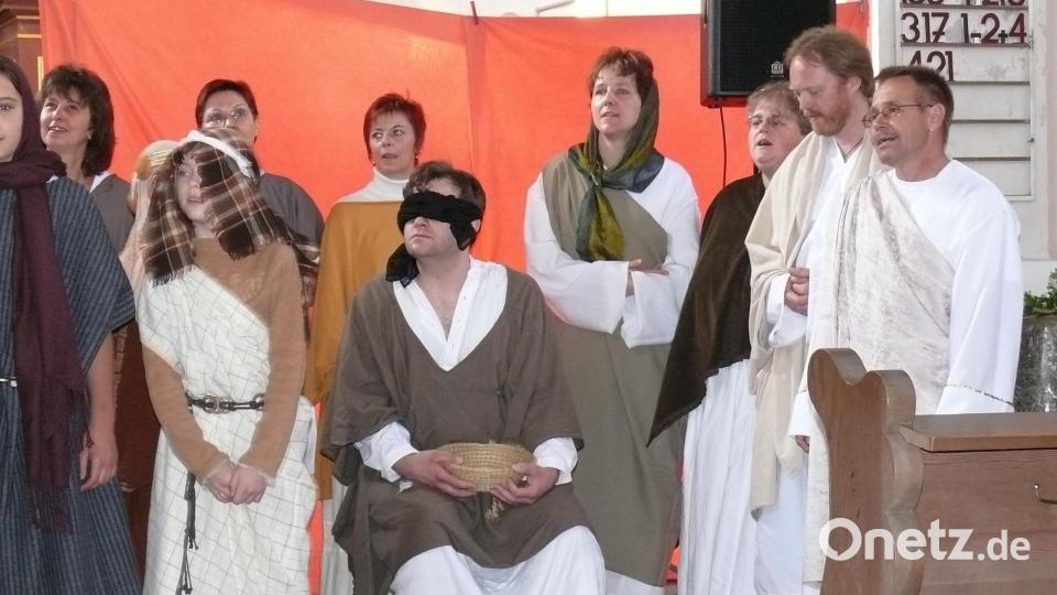 Der Chor beim Musical &quot;Bartimäus&quot; im Jahre 2009 in der evangelischen St. Georgskirche Bild: hdk