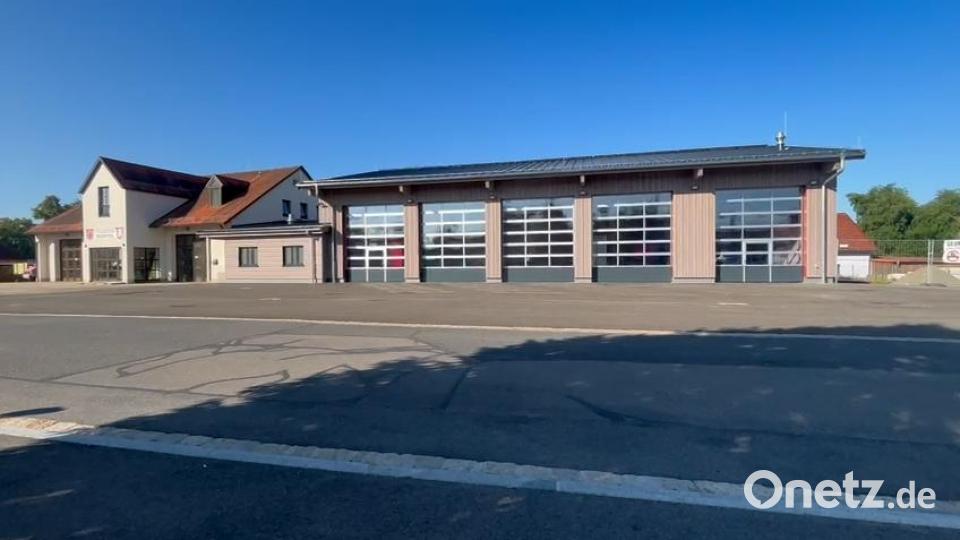 Altbau- und Anbau Feuerwehrhaus Mantel Bild: Timo Krauß