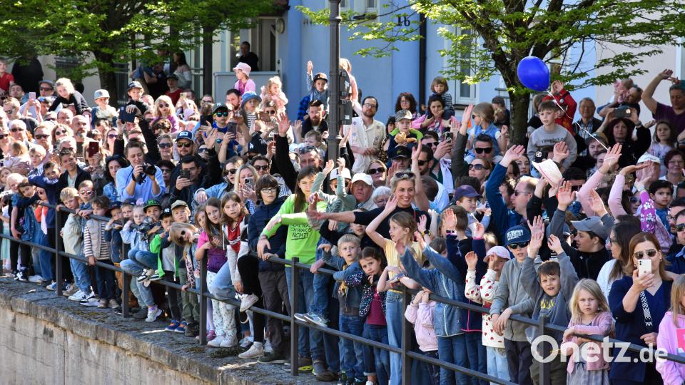 Dicht gedrängt verfolgten die Zuschauer das Spektakel. Bild: Stephan Huber