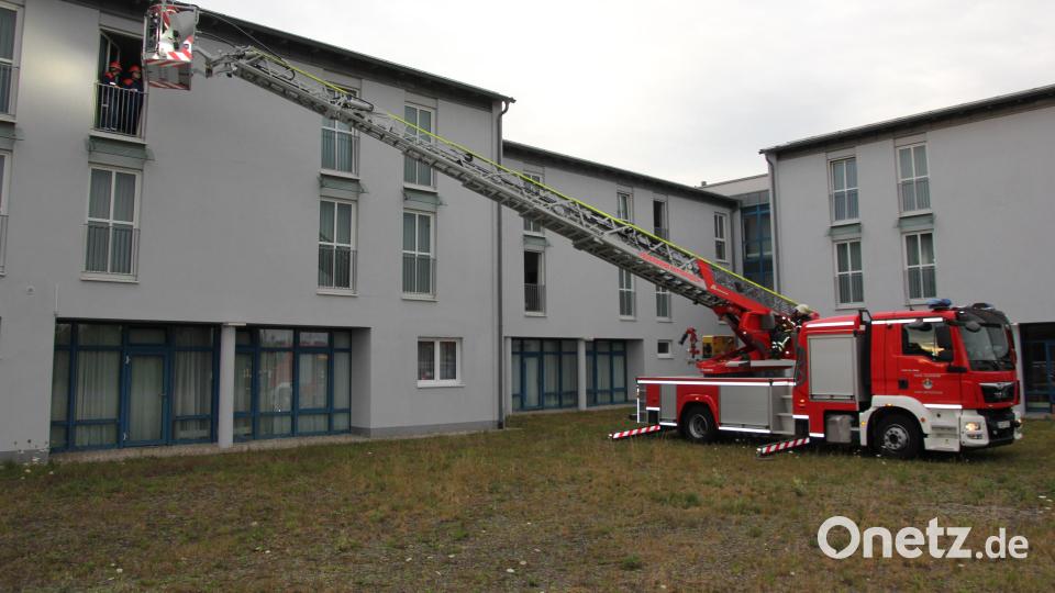 Mit der neuen Drehleiter wurde bei dieser Übung &quot;gearbeitet&quot;. Bild: kro