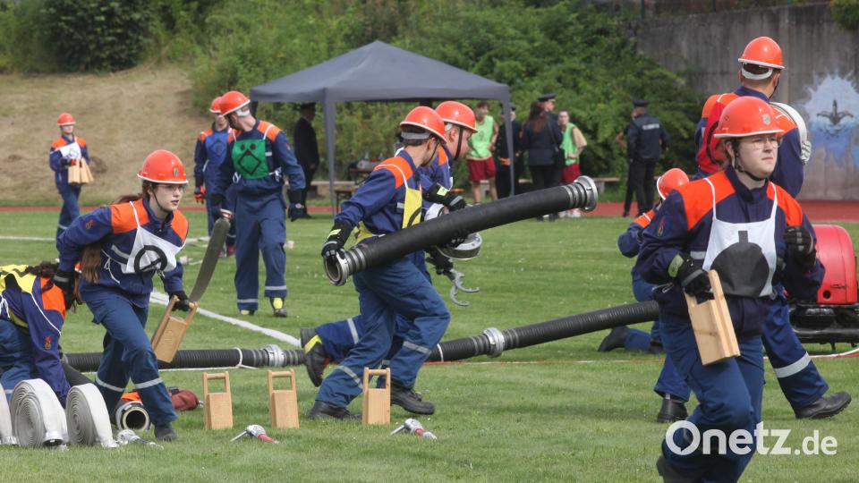 Beim Löschangriff kommt es auf Schnelligkeit an. Da muss jeder Handgriff sitzen. Bild: Hirsch