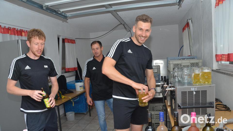 Bei den Waldauer SV-Fußballern sitzt jeder Handgriff. Alles klappt wie am Schnürchen. Bild: dob