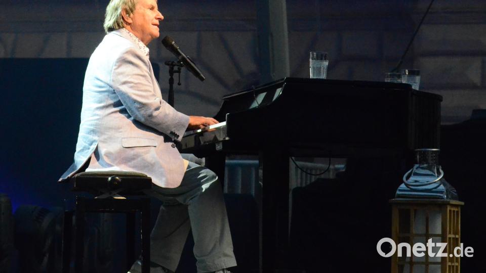 Zwischen Welthits und Coversongs baute de Burgh auch bedeutsame Botschaften ein. Bild: Kunz