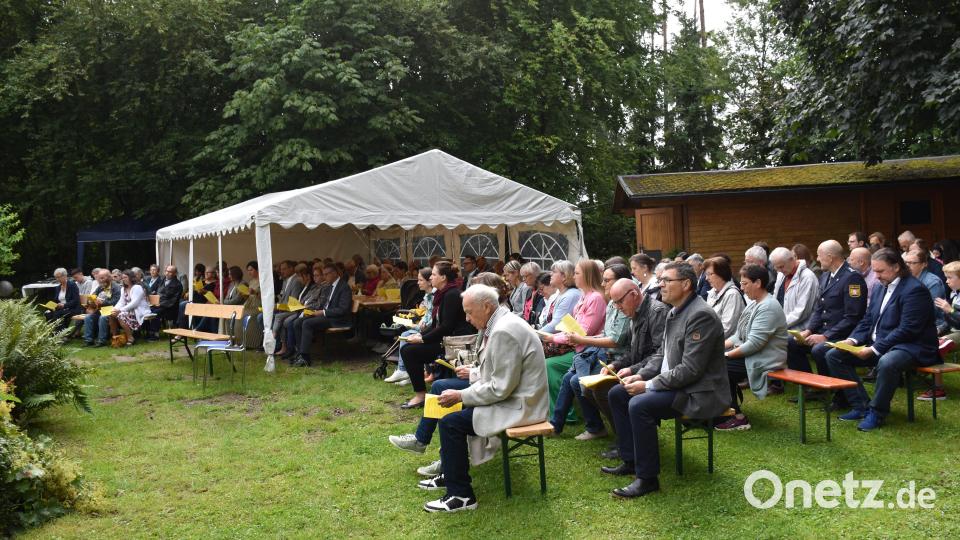 Sehr viele Gäste nahmen an der Abschiedsfeier und dem Gottesdienst teil. Bild: ubb