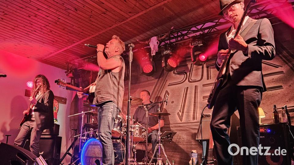 Die Band &quot;Superniere&quot; ist mit voller Energie dabei. Bild: Manuela Watzl