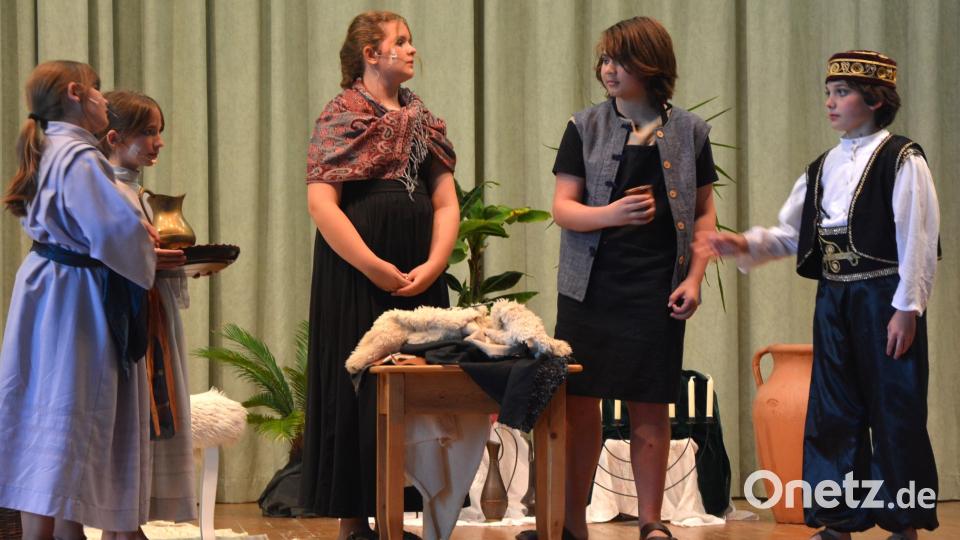 Um 3000 Jahre zurückversetzt wurden die Besucher des Musicals, das am Samstag und Sonntag in der Waldsassener Stadthalle aufgeführt wurde. Im Mittelpunkt stand Deborah, Richterin in Prophetin in Israel. Bild: jr