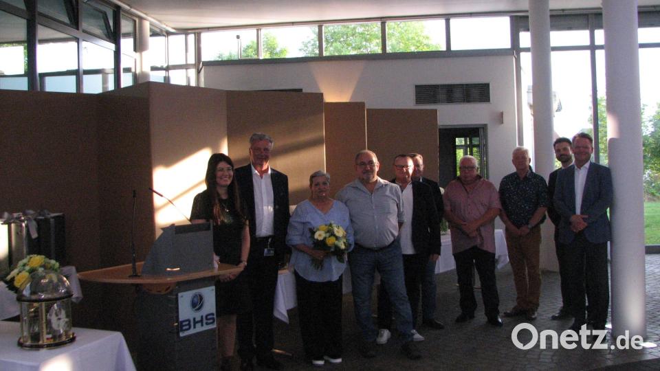 Maria Plesz, Edgar Breyer, Hubert Eckert, Hanno Teresniak, Helmut Bauß, Werner Schröder, Hubert Bertelshofer, Günther Scholz, Hermann Bekermann und Professor Dr. Erich Bauer wurden in den Ruhestand verabschiedet. Bild: knh