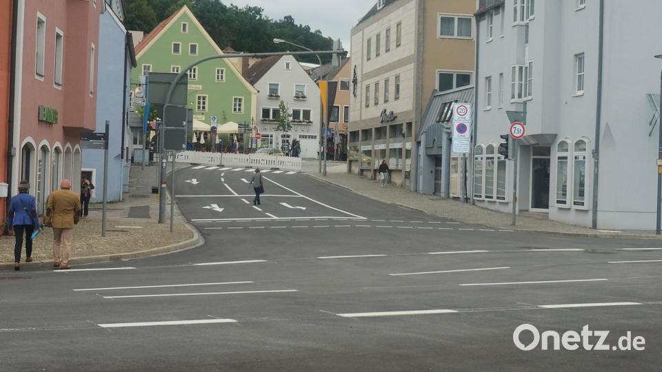 Auch der Umbau der den Brücken vorgelagerte Beer-Kreuzung ist abgeschlossen und seit Mittwoch wieder befahrbar. Bild: Hirsch