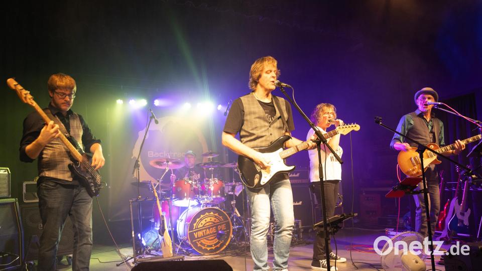 Die Musiker von &quot;Vintage Pie&quot; haben sich dem klassischen Rock der 70er- und 80er-Jahre verschrieben. Bild: Roland Wellenhoefer