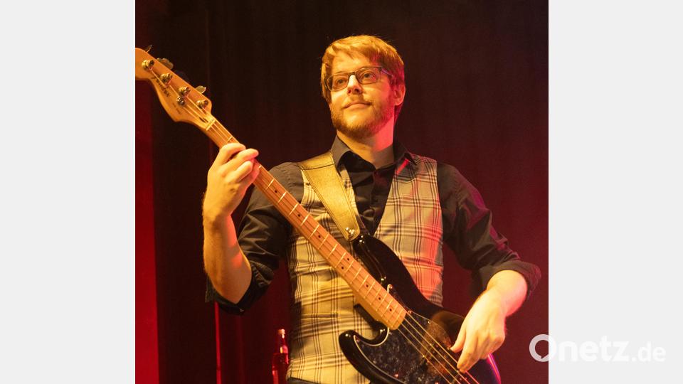 Auftakt nach Maß: &quot;Vintage Pie&quot; bringt die Rockserenade auf Touren. Bild: Roland Wellenhoefer