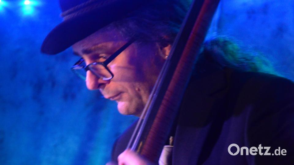 Kontrabassist Winnie Neumann bewies, wie vielseitig sein Instrument sein kann. Bild: Kunz