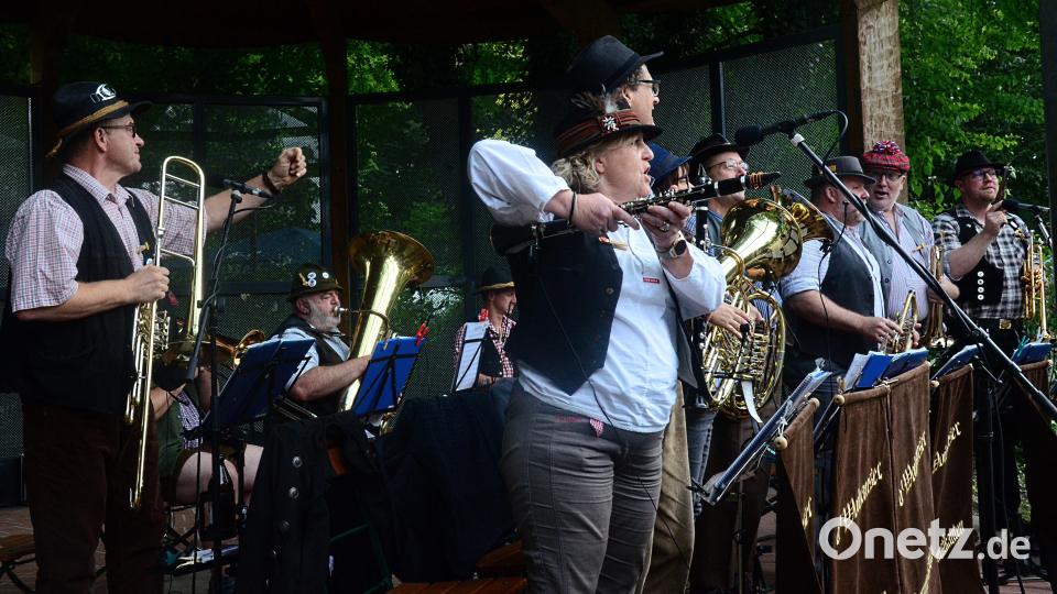 &quot;D&#039;Woidhauser Straßenmusikanten&quot; nehmen es mit jedem auf. Bild: Kunz