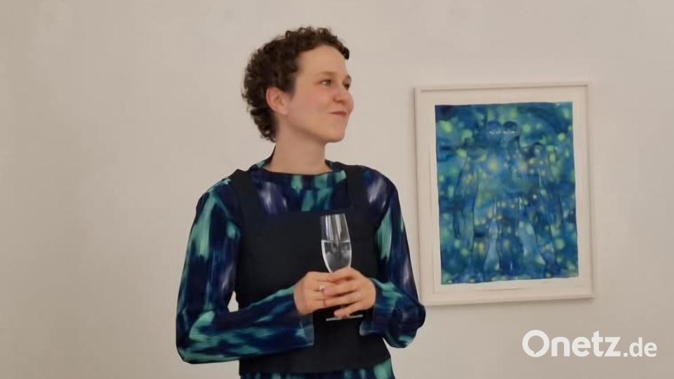 Die Leipziger Künstlerin Malwine Stauss stellt im Internationalen Keramikmuseum in Weiden aus. Unter dem Titel &quot;Flügel aus Erde&quot; zeigt sie Skulpturen. Bild: Kunz