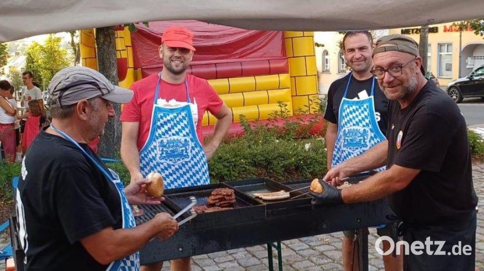 Das Grill-Team ist bereit. Archivbild: Harald Bäumler