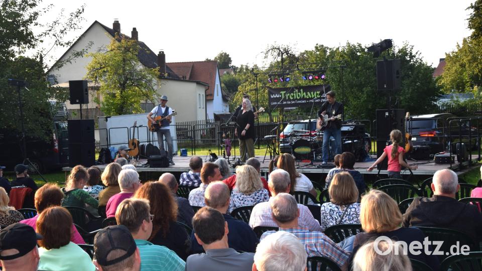 Abschlusskonzert der diesjährigen Serenaden. Treibhauz begeistert 500 Besucher. Bild: fz