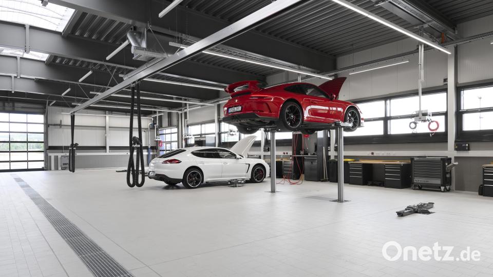 In der großzügigen Halle des Zentrums wurden insgesamt zehn Werkstattarbeitsplätze untergebracht. Bild: Ateliers XPO Michael Aust