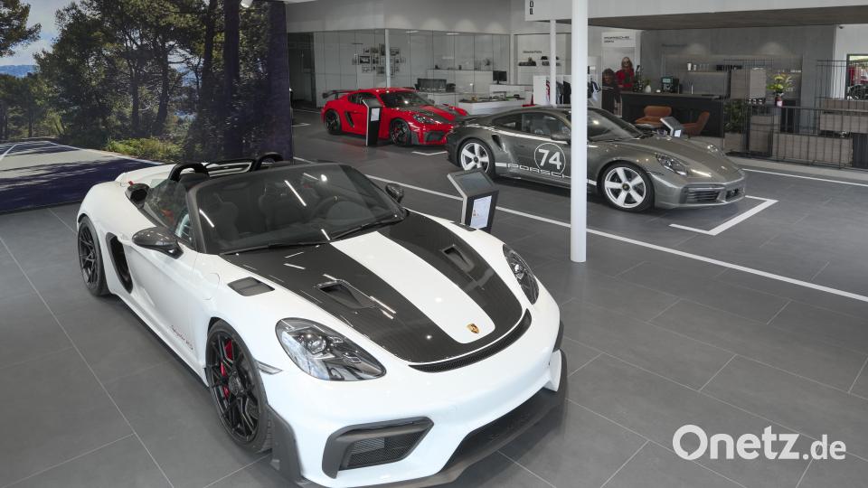 Hier ein etwas anderer Blick in den Showroom, der Porschefans und solche, die es werden wollen, zum Kommen und Schauen einlädt. Bild: Ateliers XPO Michael Aust